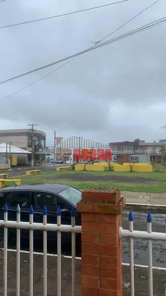 Sobrado de esquina a meia quadra do mar!: 31ª foto da galeria de imagens do imóvel