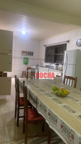 Sobrado de esquina a meia quadra do mar!: 4ª foto da galeria de imagens do imóvel