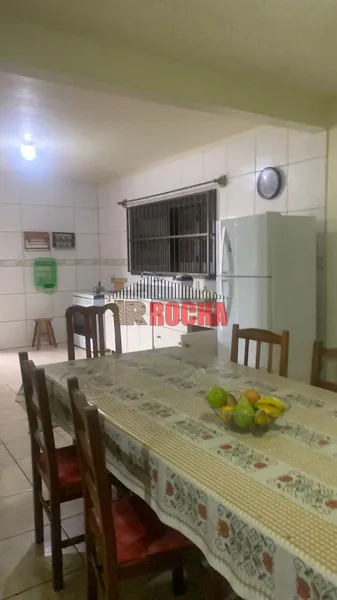 Sobrado de esquina a meia quadra do mar!: 5ª foto da galeria de imagens do imóvel