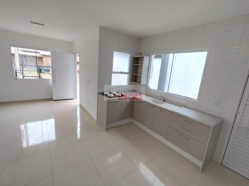 EXCELENTE CASA NOVA EM PRAIA VILLAGE!: 13ª foto da galeria de imagens do imóvel