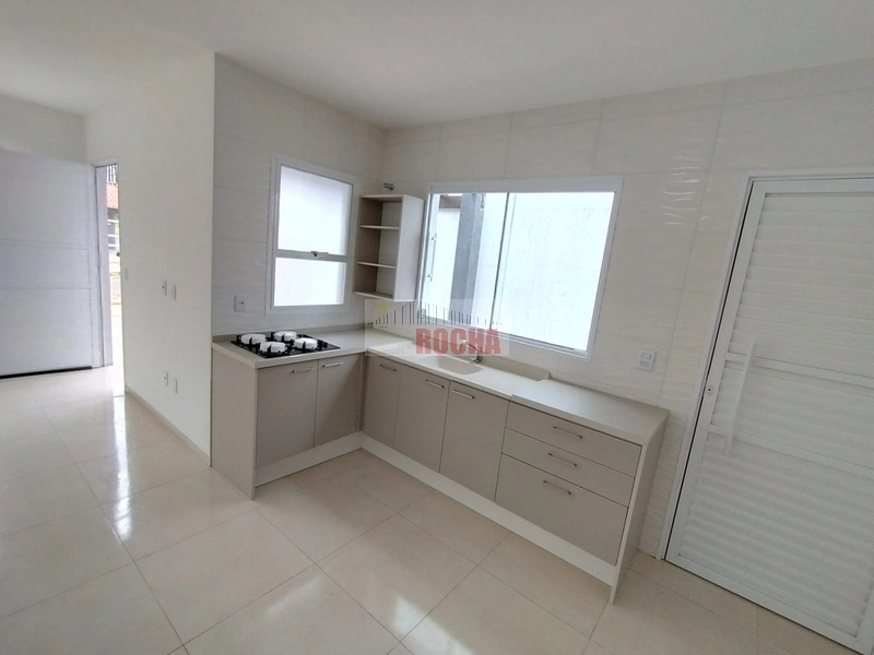 EXCELENTE CASA NOVA EM PRAIA VILLAGE!: 16ª foto da galeria de imagens do imóvel
