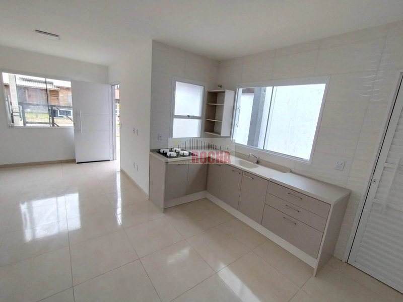 EXCELENTE CASA NOVA EM PRAIA VILLAGE!: 12ª foto da galeria de imagens do imóvel