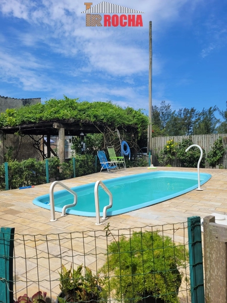 CASA DE AMPLO PÁTIO COM PISCINA!: 4ª foto da galeria de imagens do imóvel
