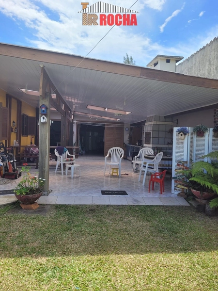 CASA DE AMPLO PÁTIO COM PISCINA!: 1ª foto da galeria de imagens do imóvel