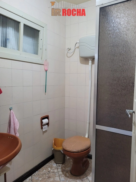 CASA DE AMPLO PÁTIO COM PISCINA!: 11ª foto da galeria de imagens do imóvel