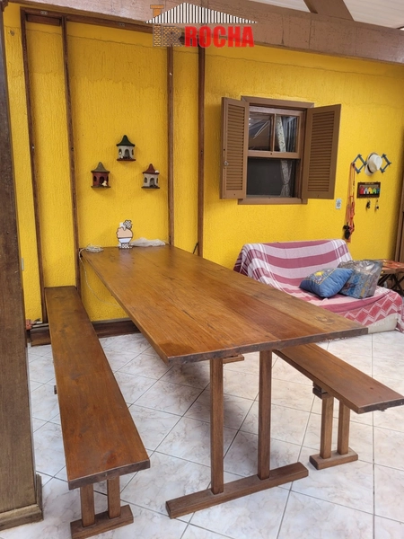 CASA DE AMPLO PÁTIO COM PISCINA!: 5ª foto da galeria de imagens do imóvel