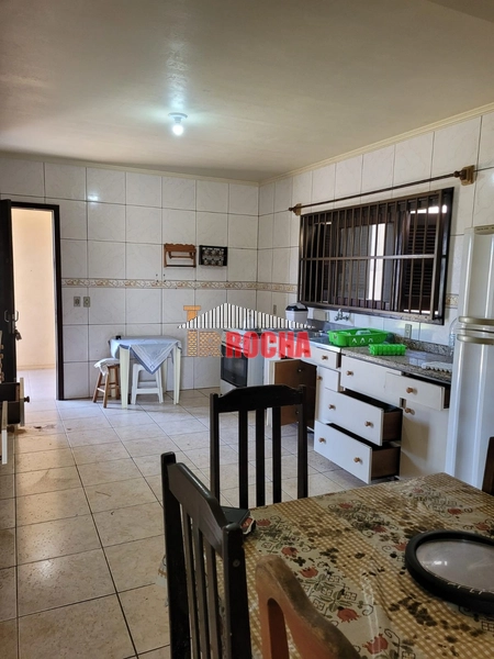 SOBRADO DE ESQUINA A 1 QUADRA DO MAR!: 6ª foto da galeria de imagens do imóvel