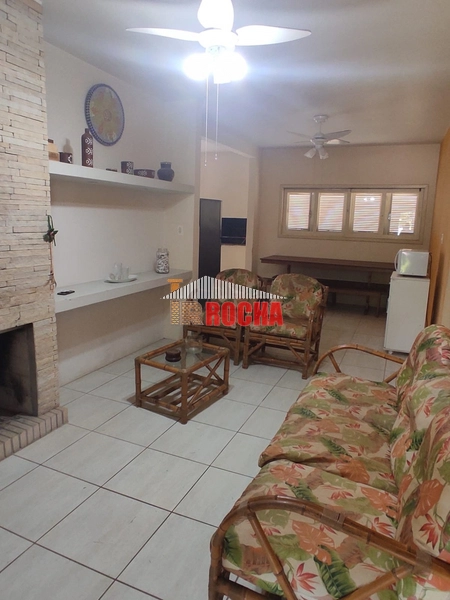CASA COM LAJE A UMA QUADRA DO MAR!: 7ª foto da galeria de imagens do imóvel