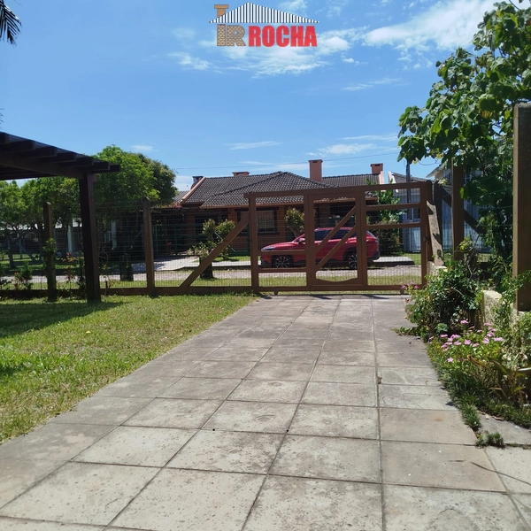 CASA COM LAJE A 3 QUADRAS DO MAR!: 9ª foto da galeria de imagens do imóvel