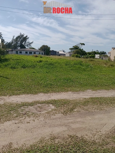 TERRENO A CINCO QUADRAS DO MAR EM PRAIA DE ARROIO TEIXEIRA!: 3ª foto da galeria de imagens do imóvel
