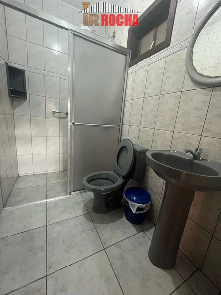 CASA DE ESQUINA COM 3 TERRENOS PRÓXIMA DO MAR!: 13ª foto da galeria de imagens do imóvel