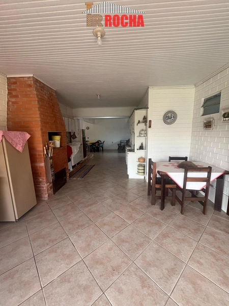 CASA DE ESQUINA COM 3 TERRENOS PRÓXIMA DO MAR!: 6ª foto da galeria de imagens do imóvel