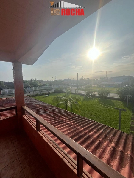 CASA DE ESQUINA COM 3 TERRENOS PRÓXIMA DO MAR!: 18ª foto da galeria de imagens do imóvel