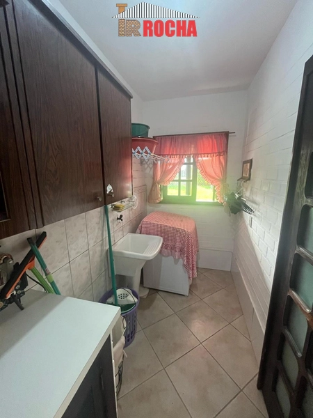CASA DE ESQUINA COM 3 TERRENOS PRÓXIMA DO MAR!: 11ª foto da galeria de imagens do imóvel