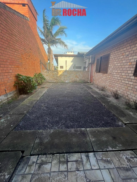 CASA DE ESQUINA COM 3 TERRENOS PRÓXIMA DO MAR!: 21ª foto da galeria de imagens do imóvel