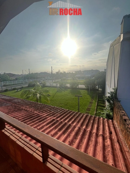 CASA DE ESQUINA COM 3 TERRENOS PRÓXIMA DO MAR!: 22ª foto da galeria de imagens do imóvel