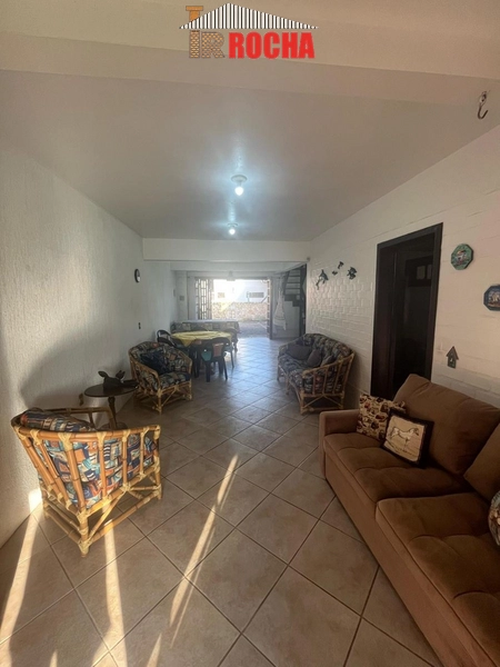 CASA DE ESQUINA COM 3 TERRENOS PRÓXIMA DO MAR!: 5ª foto da galeria de imagens do imóvel