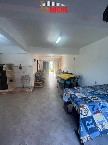 CASA DE ESQUINA COM 3 TERRENOS PRÓXIMA DO MAR!: 8ª foto da galeria de imagens do imóvel