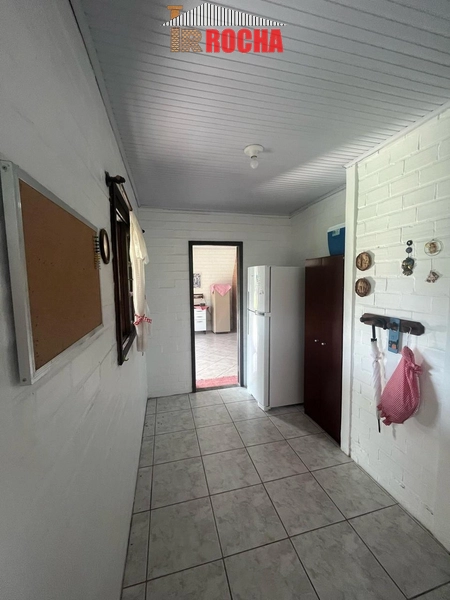 CASA DE ESQUINA COM 3 TERRENOS PRÓXIMA DO MAR!: 15ª foto da galeria de imagens do imóvel
