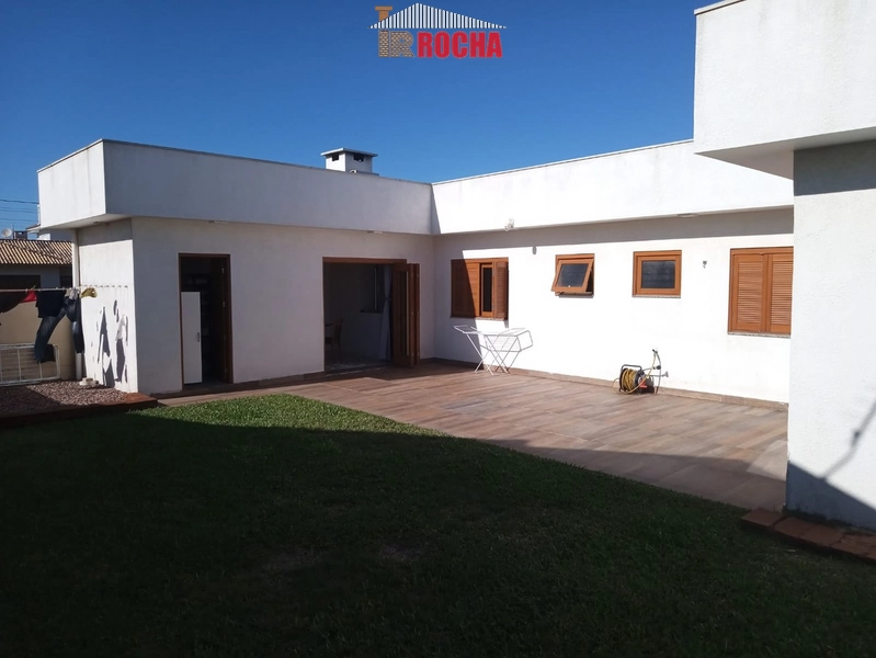 CASA COM PISCINA A POUCOS METROS DO MAR!: 30ª foto da galeria de imagens do imóvel