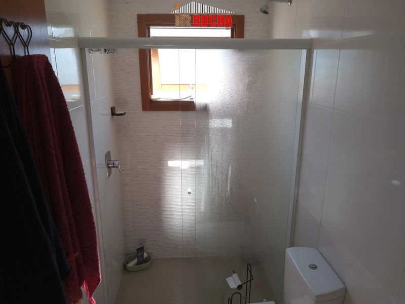 CASA COM PISCINA A POUCOS METROS DO MAR!: 10ª foto da galeria de imagens do imóvel