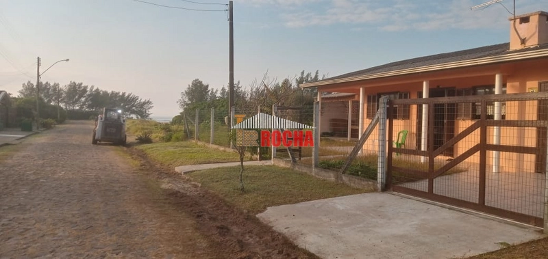 CASA A 75 METROS DO MAR EM PRAIA DE ARROIO TEIXEIRA: 1ª foto da galeria de imagens do imóvel