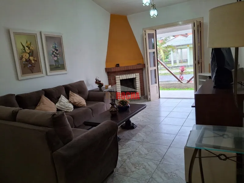 SOBRADO NA PRAIA DE ARROIO TEIXEIRA DUAS QUADRAS DO MAR: 3ª foto da galeria de imagens do imóvel