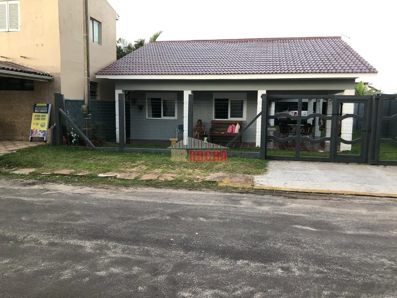CASA EM PRAIA DE ARROIO TEIXEIRA 50 METROS DO MAR!