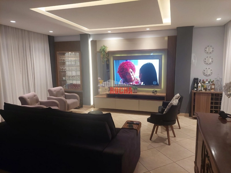 CASA ALTO PADRÃO COM PONTO DE COMERCIO, DUAS QUADRAS DO MAR: 3ª foto da galeria de imagens do imóvel