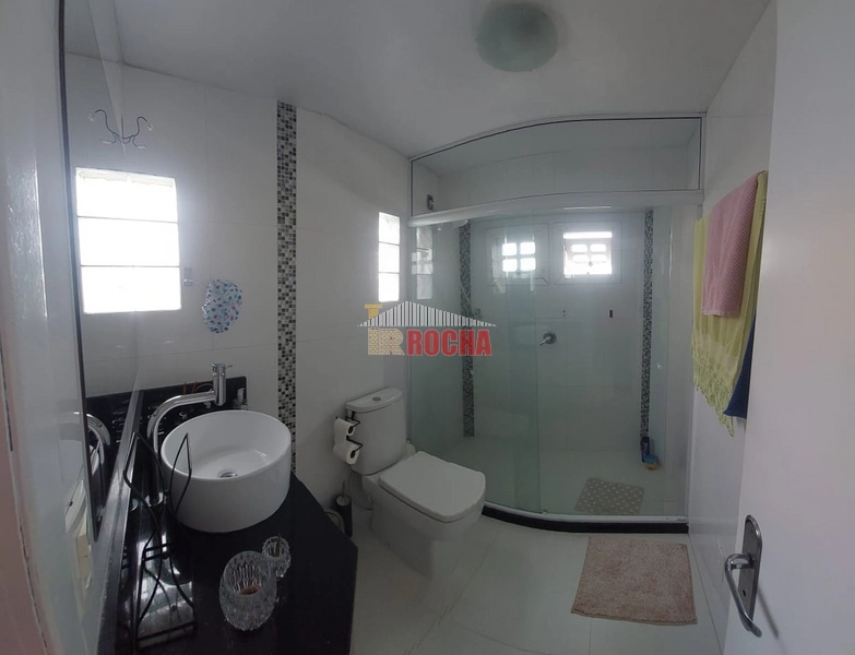 CASA ALTO PADRÃO COM PONTO DE COMERCIO, DUAS QUADRAS DO MAR: 21ª foto da galeria de imagens do imóvel