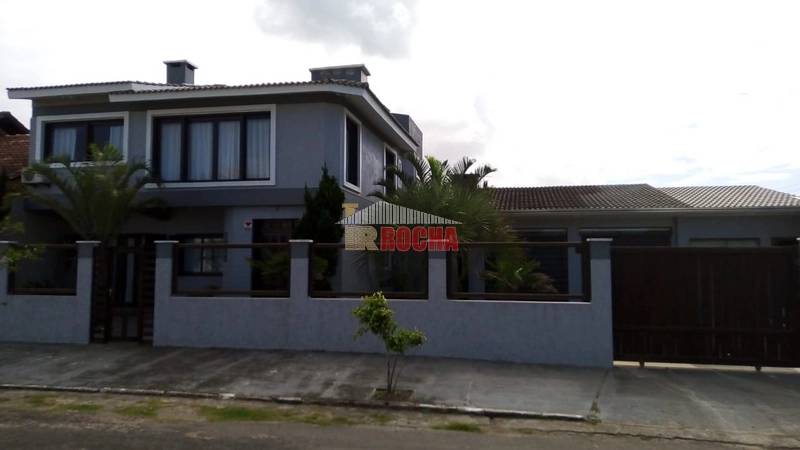 CASA ALTO PADRÃO COM PONTO DE COMERCIO, DUAS QUADRAS DO MAR: 1ª foto da galeria de imagens do imóvel