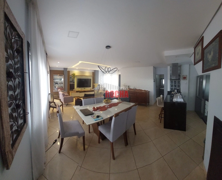 CASA ALTO PADRÃO COM PONTO DE COMERCIO, DUAS QUADRAS DO MAR: 11ª foto da galeria de imagens do imóvel