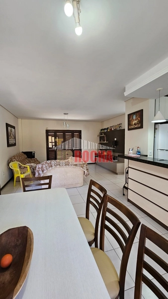 SOBRADO À UMA QUADRA DO MAR EM PRAIA DE CURUMIM!: 6ª foto da galeria de imagens do imóvel