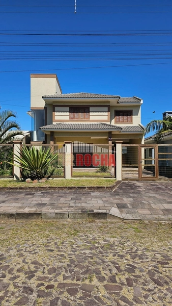 SOBRADO À UMA QUADRA DO MAR EM PRAIA DE CURUMIM!: 1ª foto da galeria de imagens do imóvel