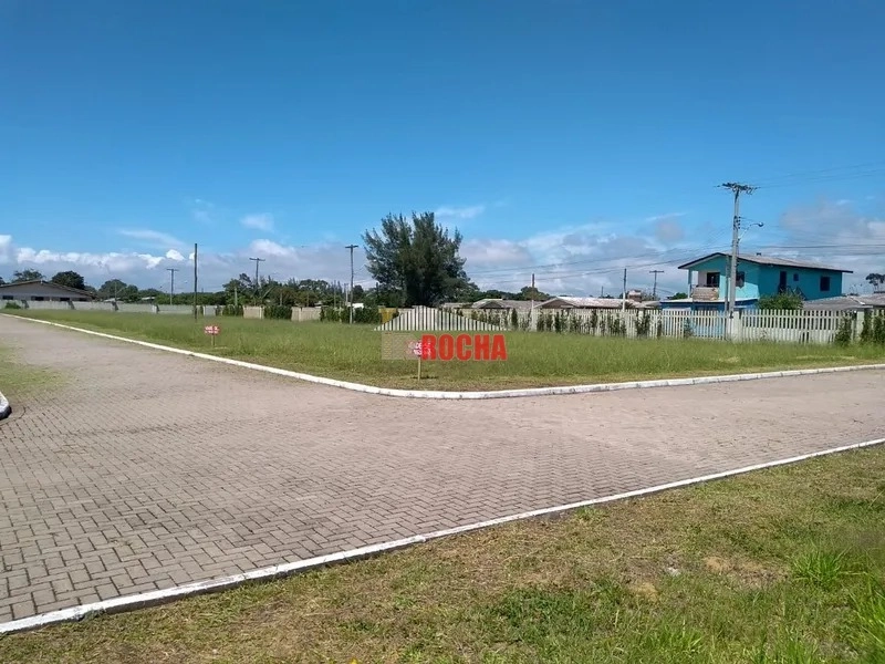 TERRENO DE ESQUINA EM MARVILLE BOULEVARD