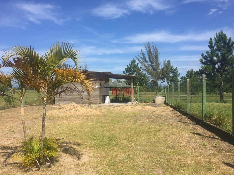 CASA COM AMPLO TERRENO EM PRAIA ARROIO TEIXEIRA!: 6ª foto da galeria de imagens do imóvel