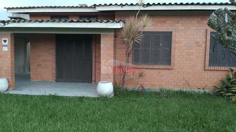 CASA  A POUCOS METROS DO MAR EM PRAIA ARROIO TEIXEIRA!: 2ª foto da galeria de imagens do imóvel