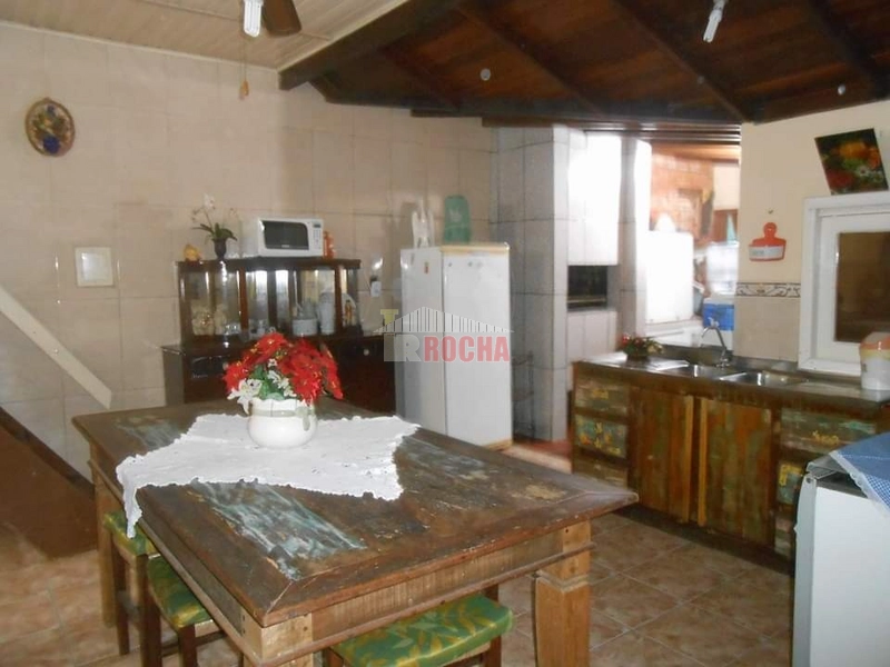 CASA A DUAS QUADRAS DO MAR  EM PRAIA ARROIO TEIXEIRA!: 9ª foto da galeria de imagens do imóvel