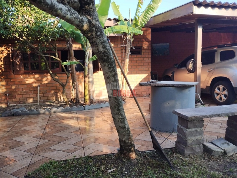 CASA A DUAS QUADRAS DO MAR  EM PRAIA ARROIO TEIXEIRA!: 24ª foto da galeria de imagens do imóvel