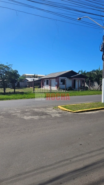 CASA COM AMPLO TERRENO DE ESQUINA EM PRAIA CURUMIM!: 1ª foto da galeria de imagens do imóvel