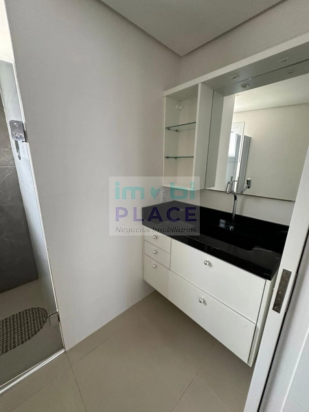 Este apartamento de cobertura no Edifício Interprise Center: 29ª foto da galeria de imagens do imóvel