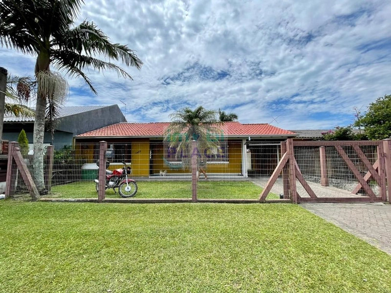 Apresentamos esta encantadora casa totalmente mobiliada no Imbé: 1ª foto da galeria de imagens do imóvel