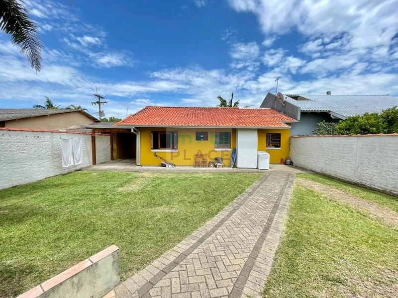 Apresentamos esta encantadora casa totalmente mobiliada no Imbé: 3ª foto da galeria de imagens do imóvel