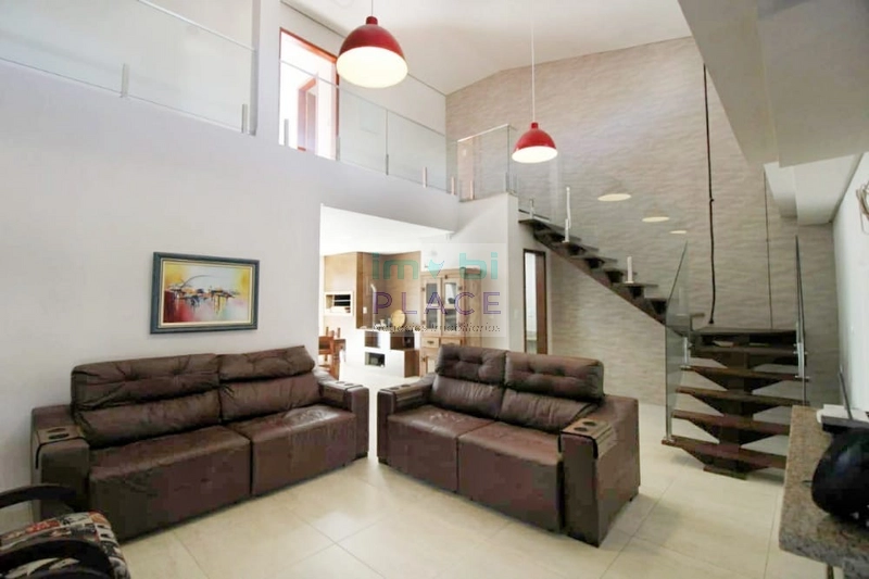 Casa à Venda: 3ª foto da galeria de imagens do imóvel