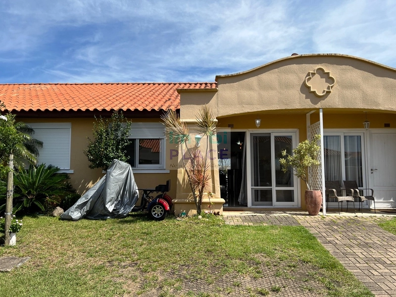 Descubra a elegância desta bela casa localizada em xangri-la: 1ª foto da galeria de imagens do imóvel