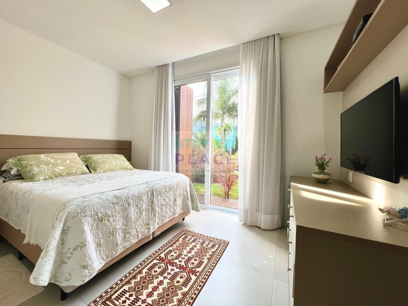 Apresentamos esta magnífica casa no Condomínio quintas do lago: 1ª foto da galeria de imagens do imóvel