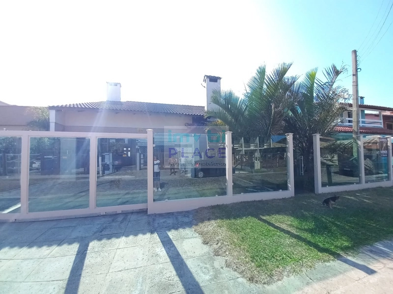Bela Casa em Região Privilegiada - Conforto, Elegância e Espaço!: 1ª foto da galeria de imagens do imóvel