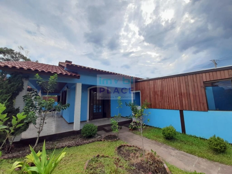 Linda Casa à Venda em Excelente Localização: 1ª foto da galeria de imagens do imóvel