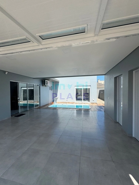 Linda Casa Moderna em Excelente Localização - Conforto, Estilo e Quali: 33ª foto da galeria de imagens do imóvel