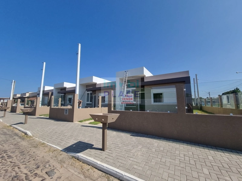 Anúncio de Venda - Casas Geminadas com 02 Dormitórios (1 Suíte): 2ª foto da galeria de imagens do imóvel